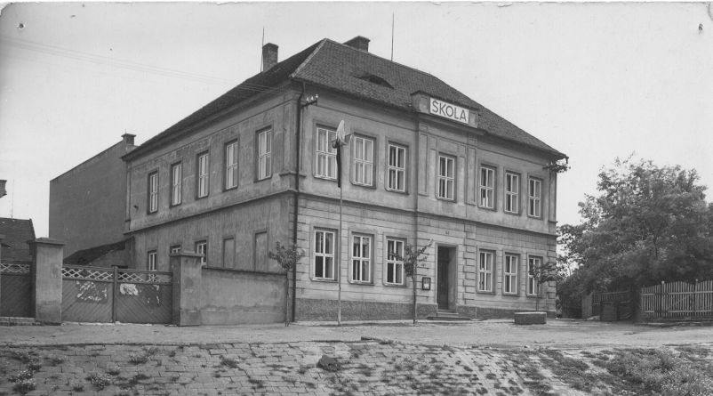 Býv. německá škola po 2. svět. válce