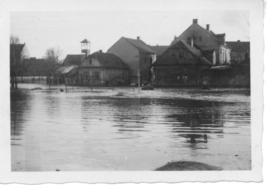 Náves - povodeň 1947