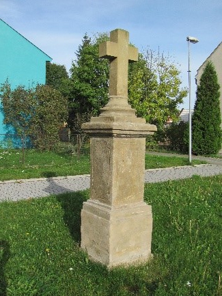 13. Strupčice - Kříž latinský