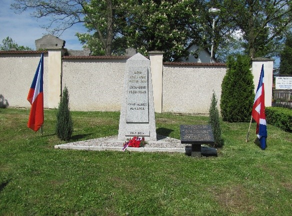2. Strupčice - Pomník obětem I. a II. světové války