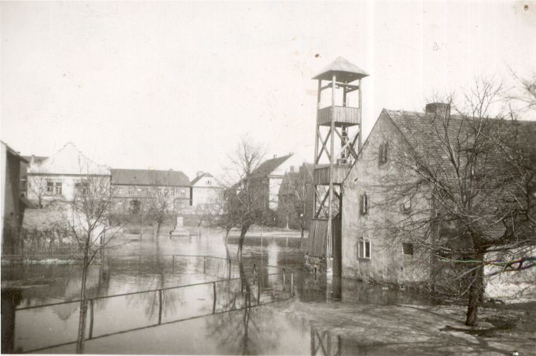 Náves při povodni 1947